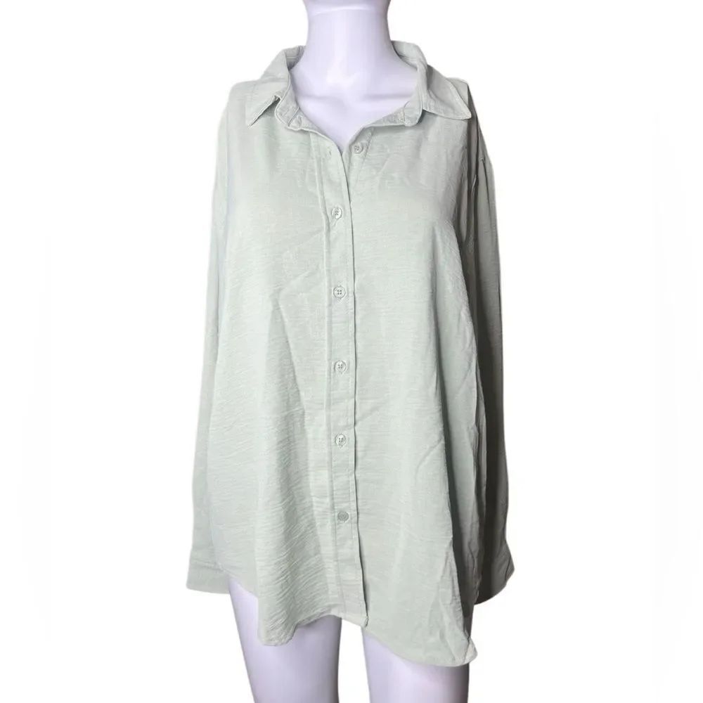 Ultra Flirt Women's Light Green Button-Up Shirt Size Large